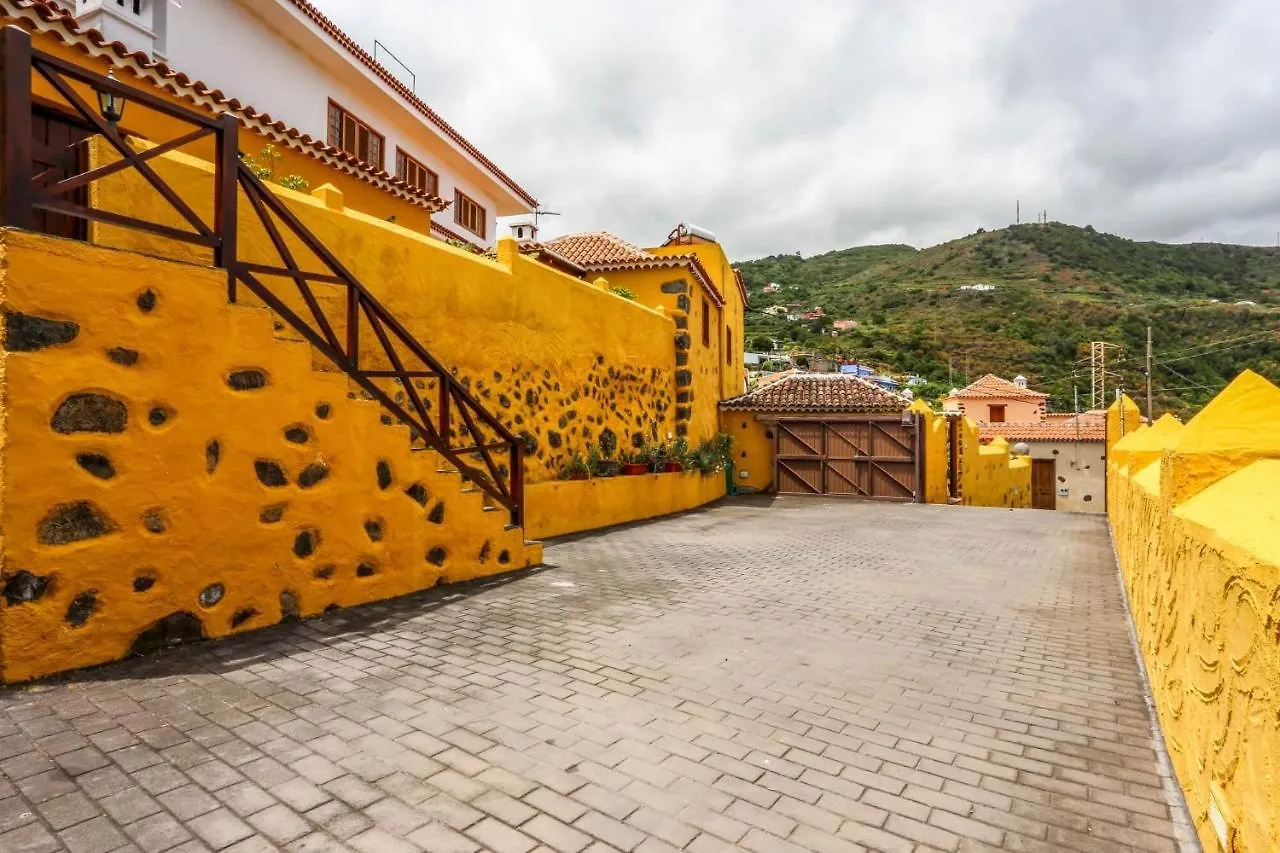 منزل الضيف إيكود ذي لوس فينوس  في Casa Rural Piedra Redonda منزل ريفي