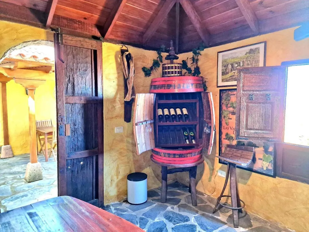 منزل ريفي منزل الضيف إيكود ذي لوس فينوس  في Casa Rural Piedra Redonda