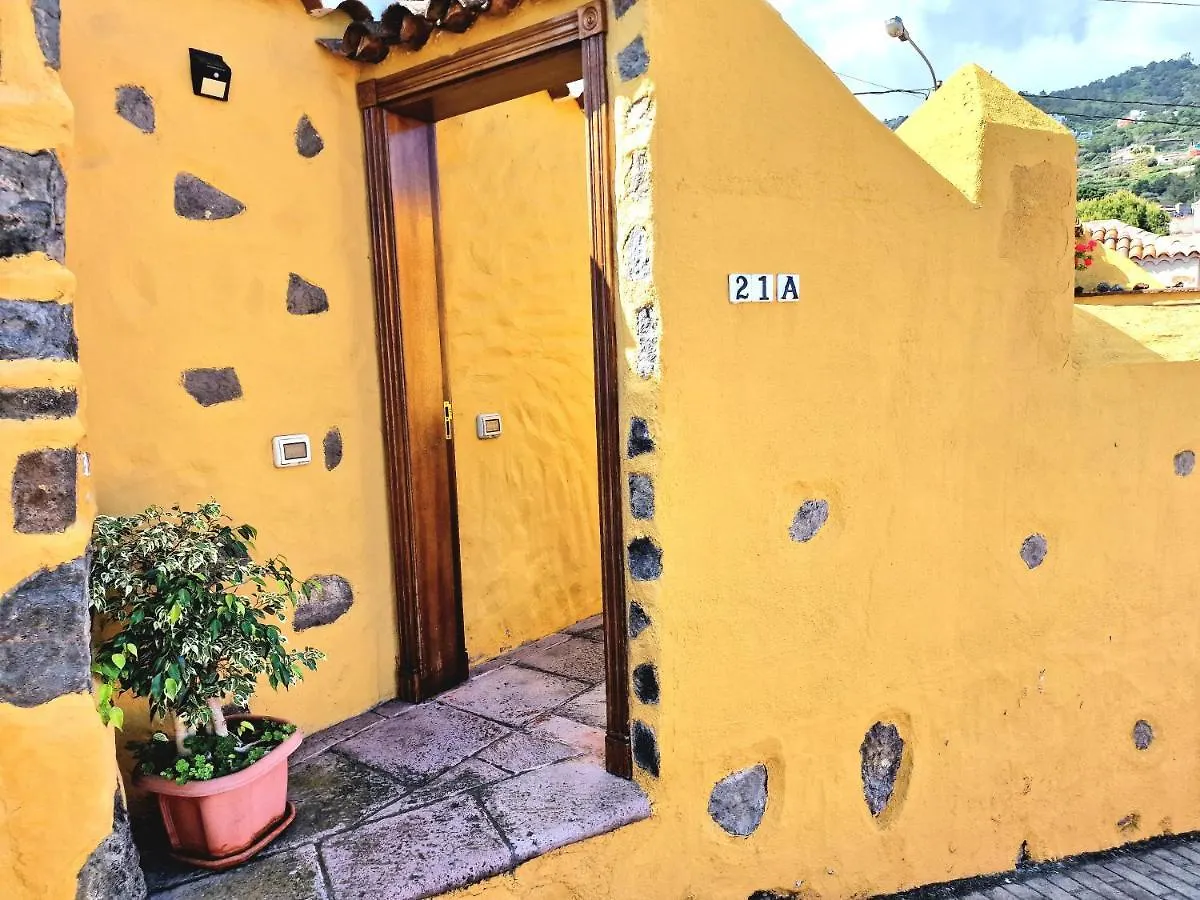 منزل ريفي منزل الضيف إيكود ذي لوس فينوس  في Casa Rural Piedra Redonda